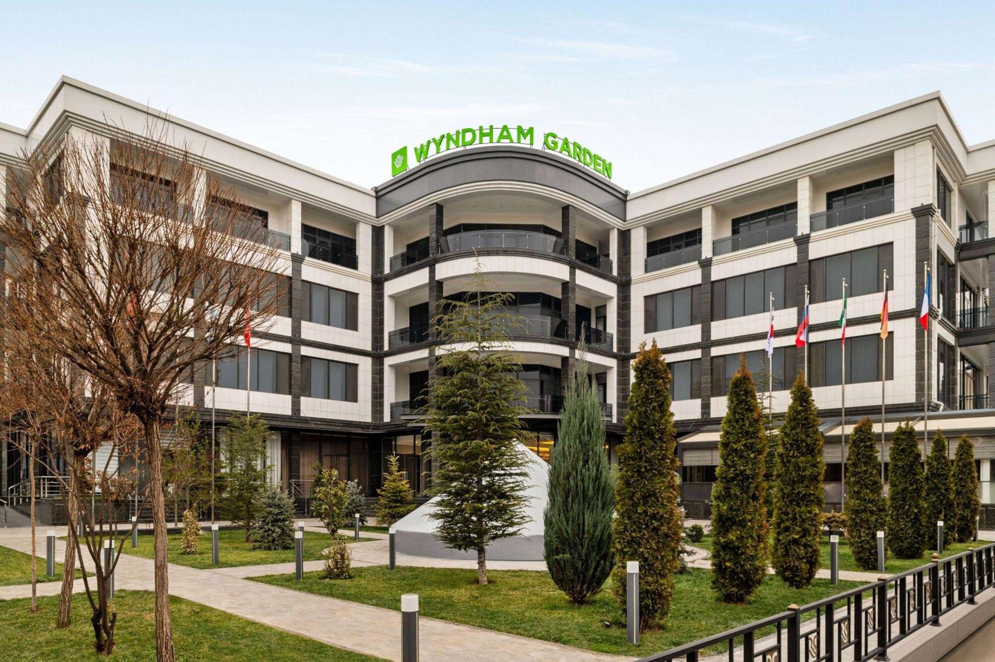 Hotel Wyndham Garden Taszkent Zewnętrze zdjęcie