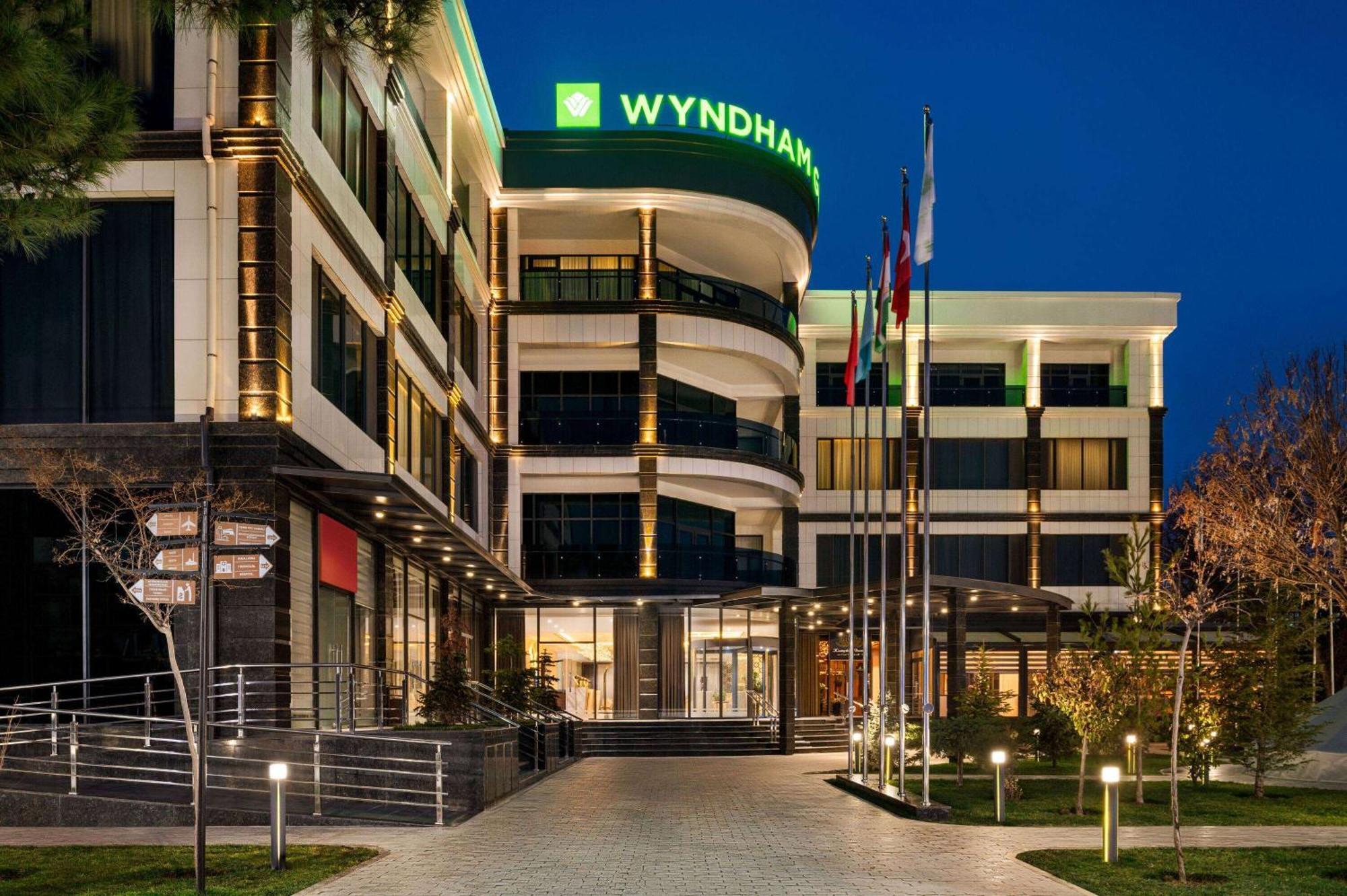 Hotel Wyndham Garden Taszkent Zewnętrze zdjęcie