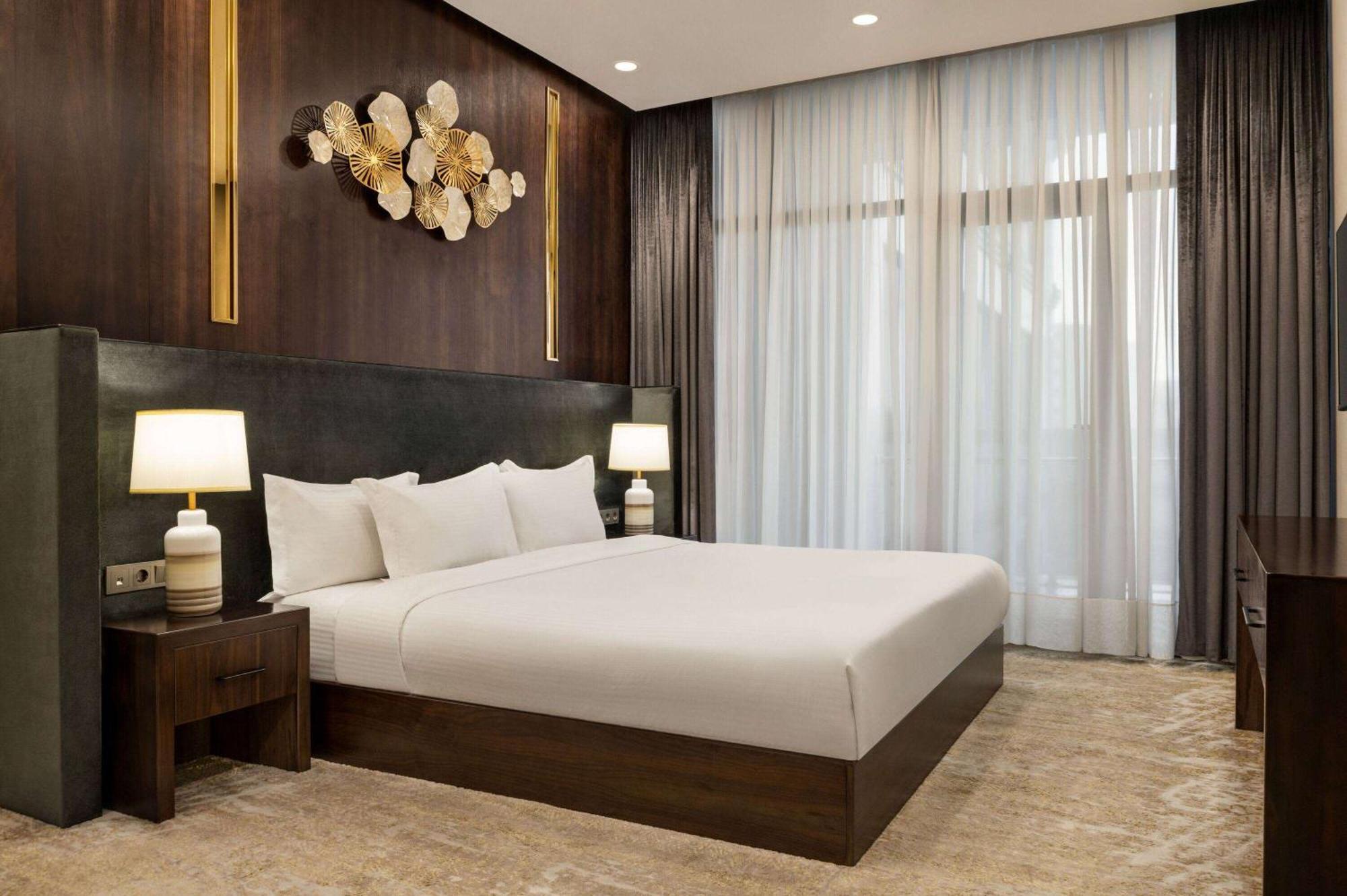 Hotel Wyndham Garden Taszkent Zewnętrze zdjęcie