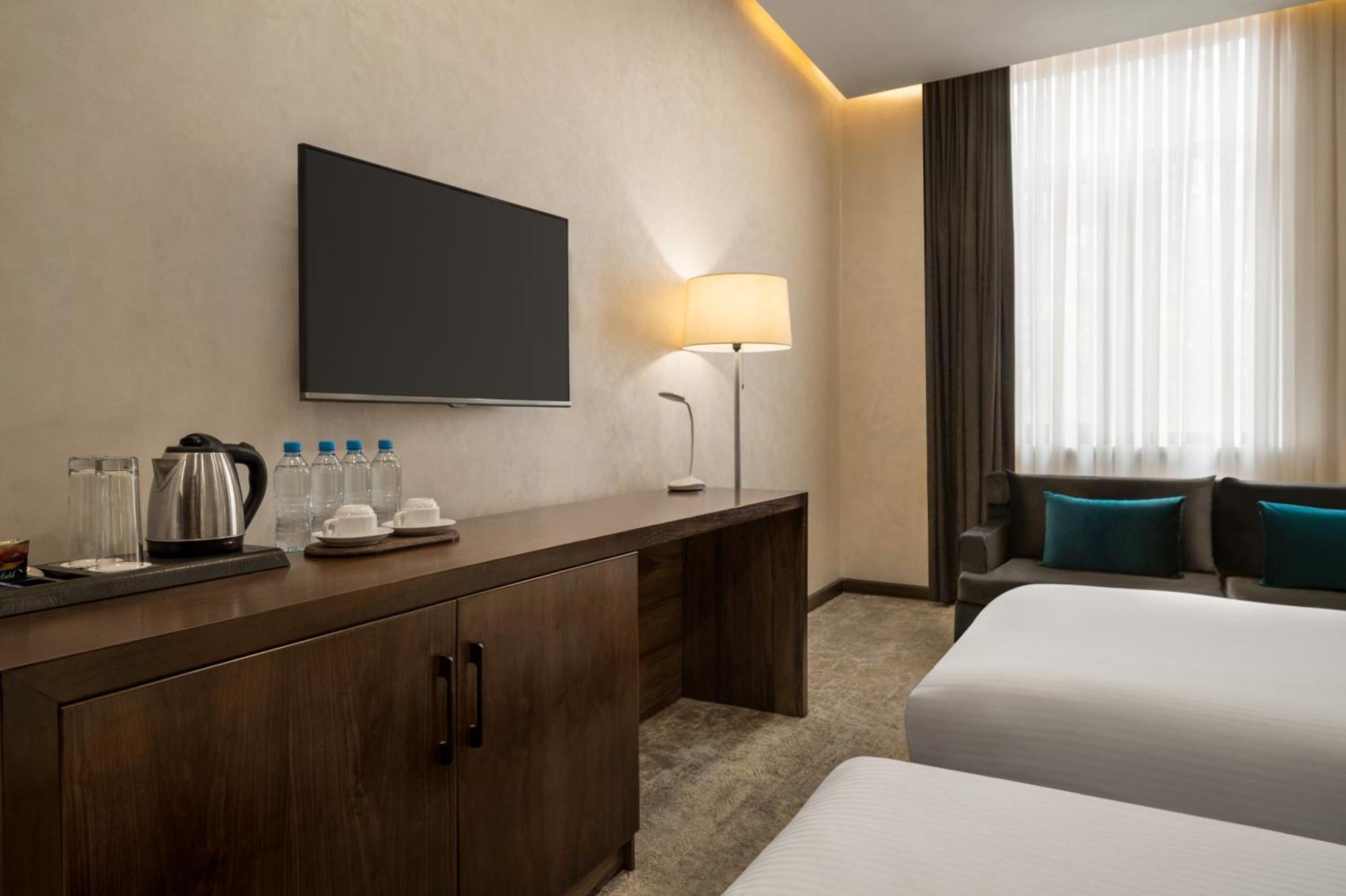 Hotel Wyndham Garden Taszkent Zewnętrze zdjęcie
