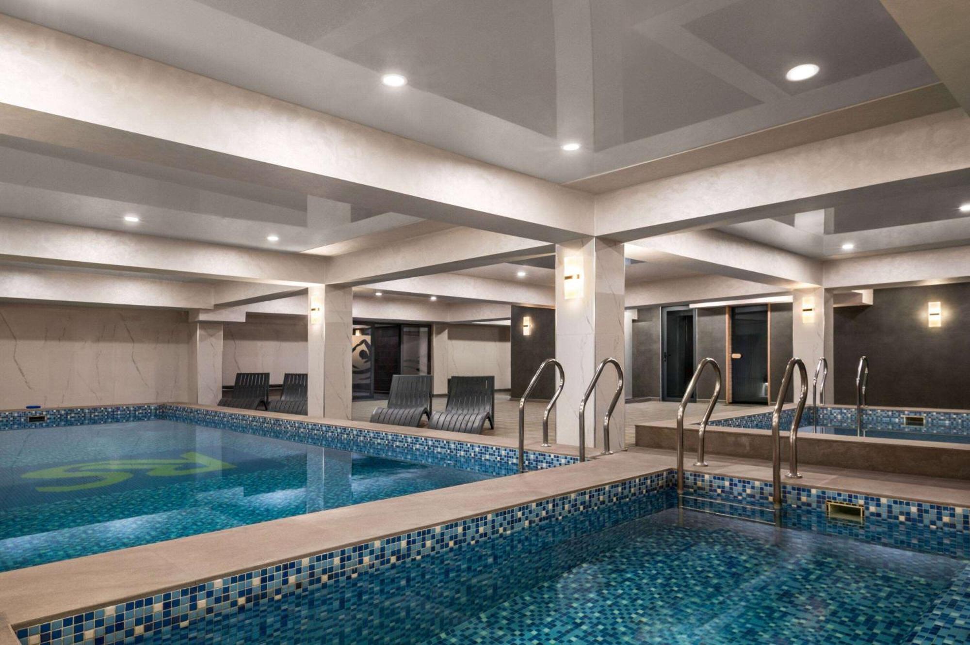 Hotel Wyndham Garden Taszkent Zewnętrze zdjęcie